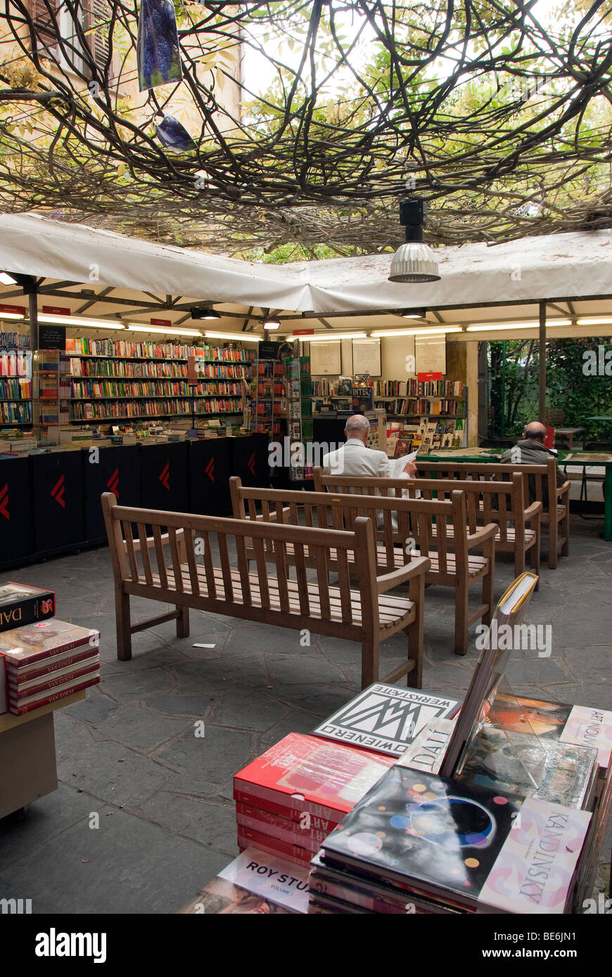 courtyard in the Librerie Feltrinelli, bookstore, in Corso Italia, Pisa  Stock Photo - Alamy