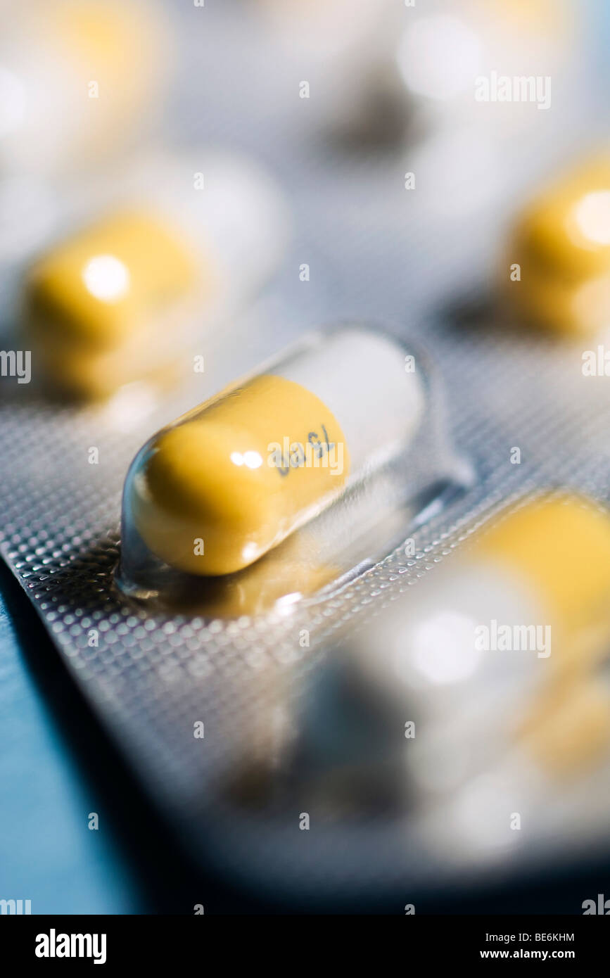 Blister pack containing capsules of an antiviral drug (a neuraminidase inhibitor) used to treat H1N1 flu Stock Photo