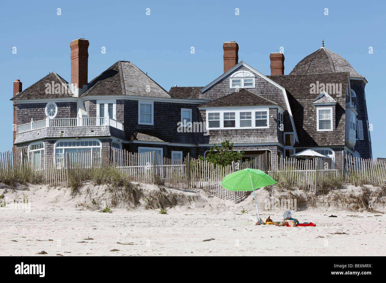 Big beach house hi-res stock photography and images - Alamy