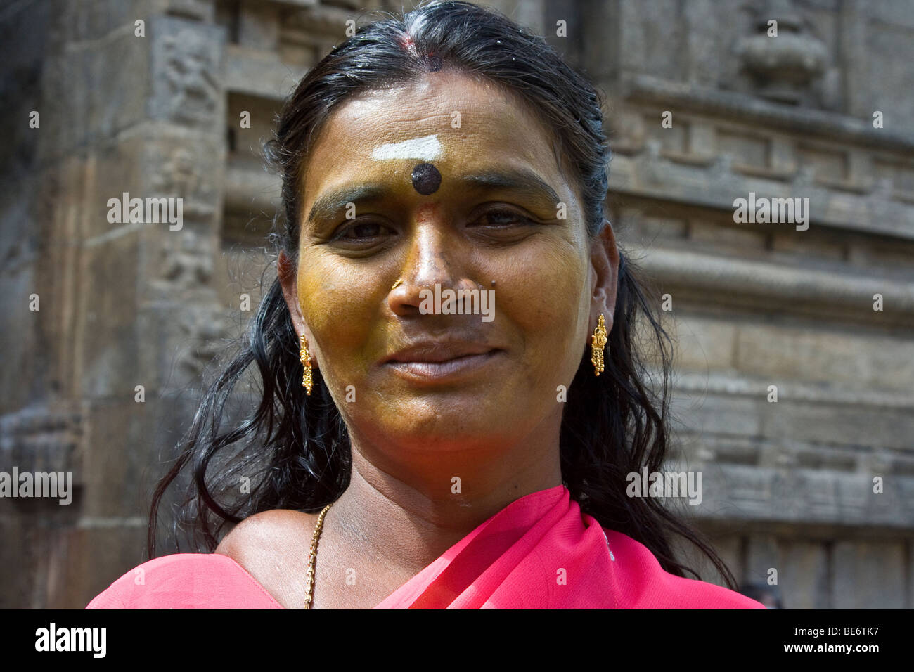 Hindu Woman in Sri Jalagandeeswarar Temple inside Vellore Fort in Vellore India Stock Photo