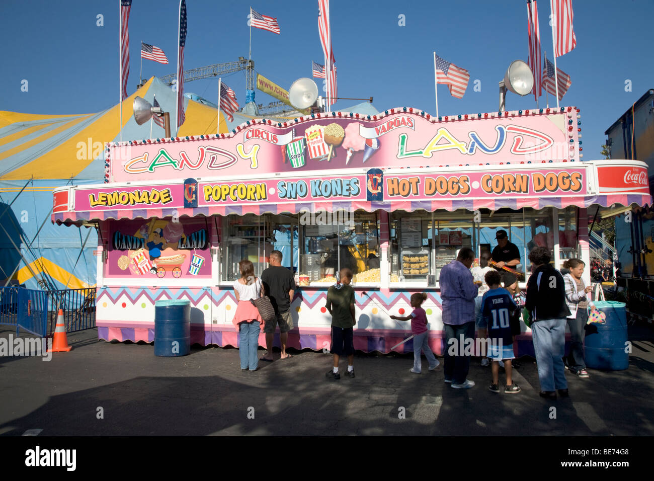 Vendor popcorn hires stock photography and images Alamy