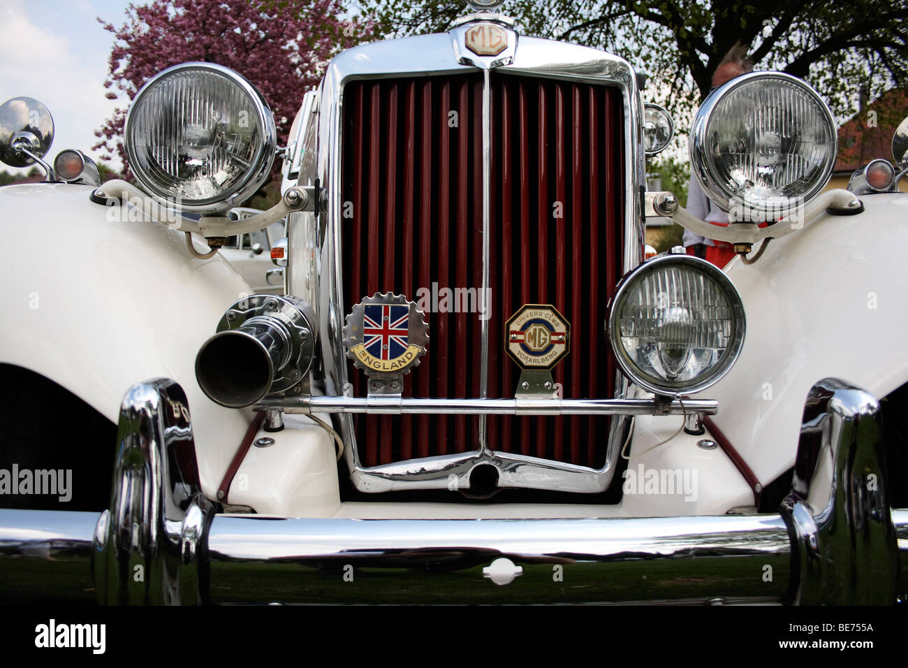 View of the front of an MG, vintage car Stock Photo