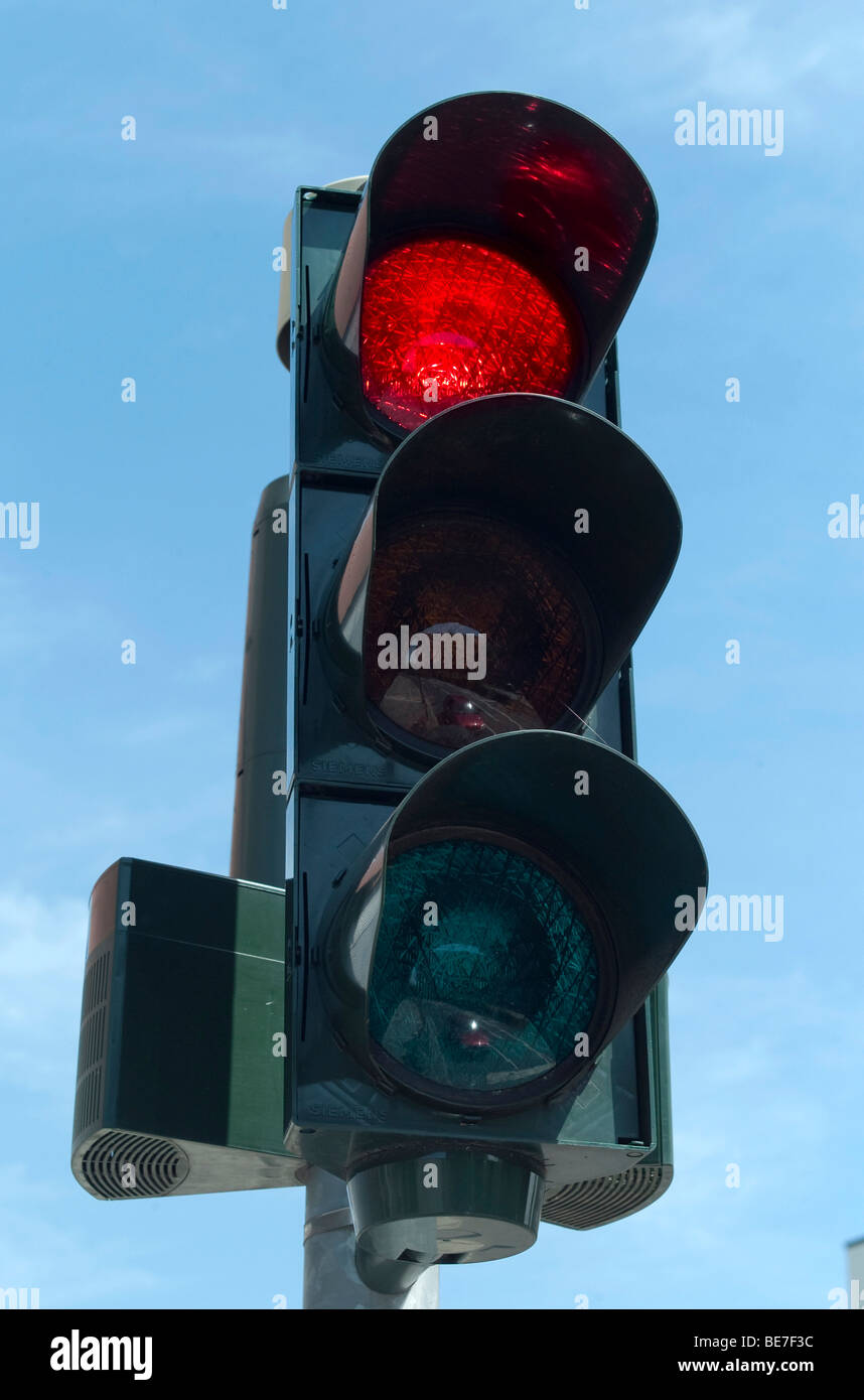 Rote Ampel - Red Traffic LIGHT Stock Photo - Alamy