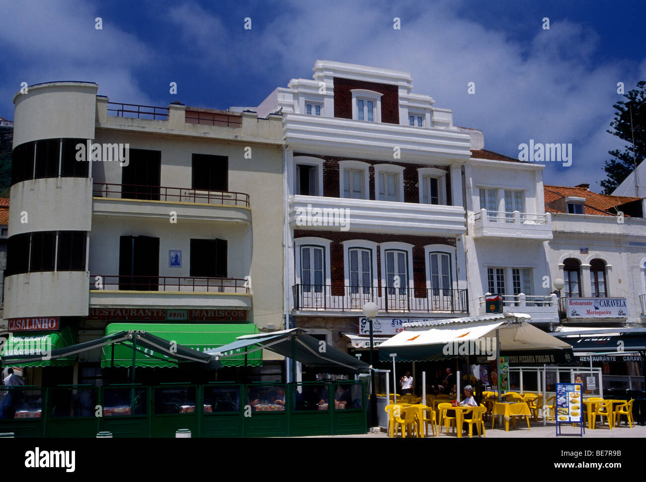 Restaurant, outdoor dining, beachfront promenade, Nazare, Leiria