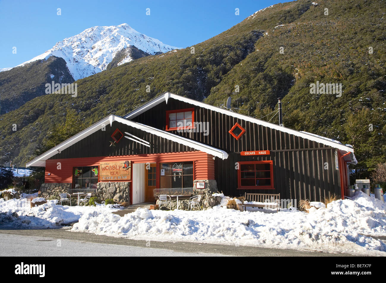 The Wobbly Kea Cafe and Bar, Arthur's Pass Village in Winter, Canterbury, South Island, New Zealand Stock Photo
