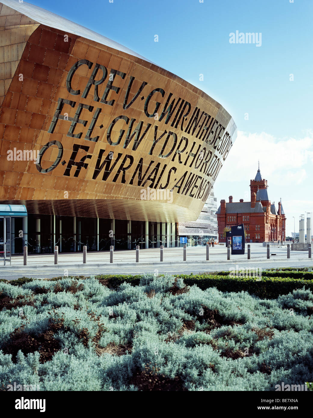 Wales Millennium Centre in Cardiff Bay Canolfan Mileniwm Cymru Stock Photo