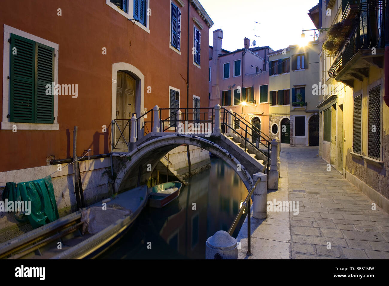 Narrow canal hi-res stock photography and images - Alamy