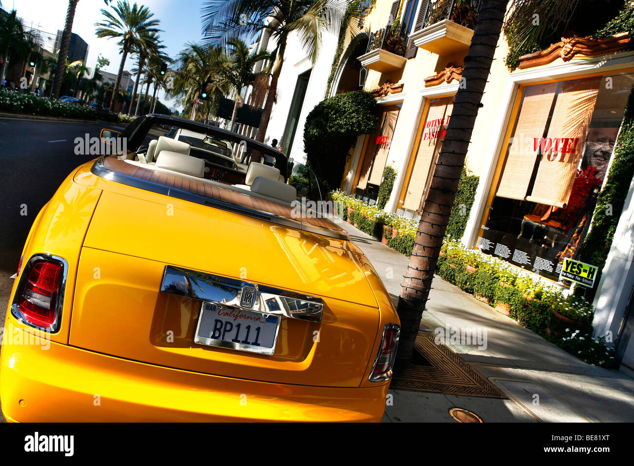 Convertible car parked on Rodeo Drive, Beverly Hills, Los Angeles ...