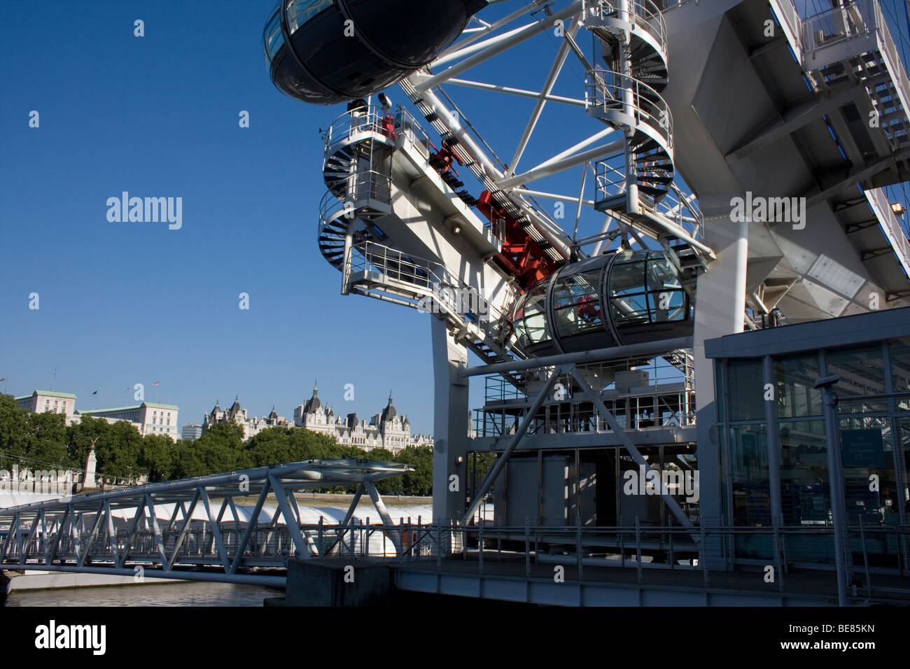 London eye showing engineering details Stock Photo Alamy