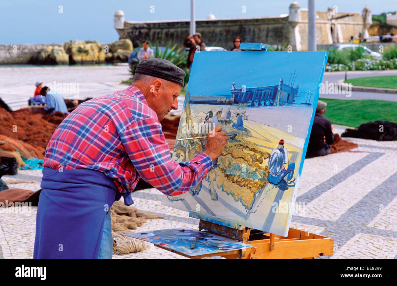 Portugal, Algarve: Painter Airan Brenner near Fortress Pau da Bandeira Cais da Solaria Lagos Stock Photo