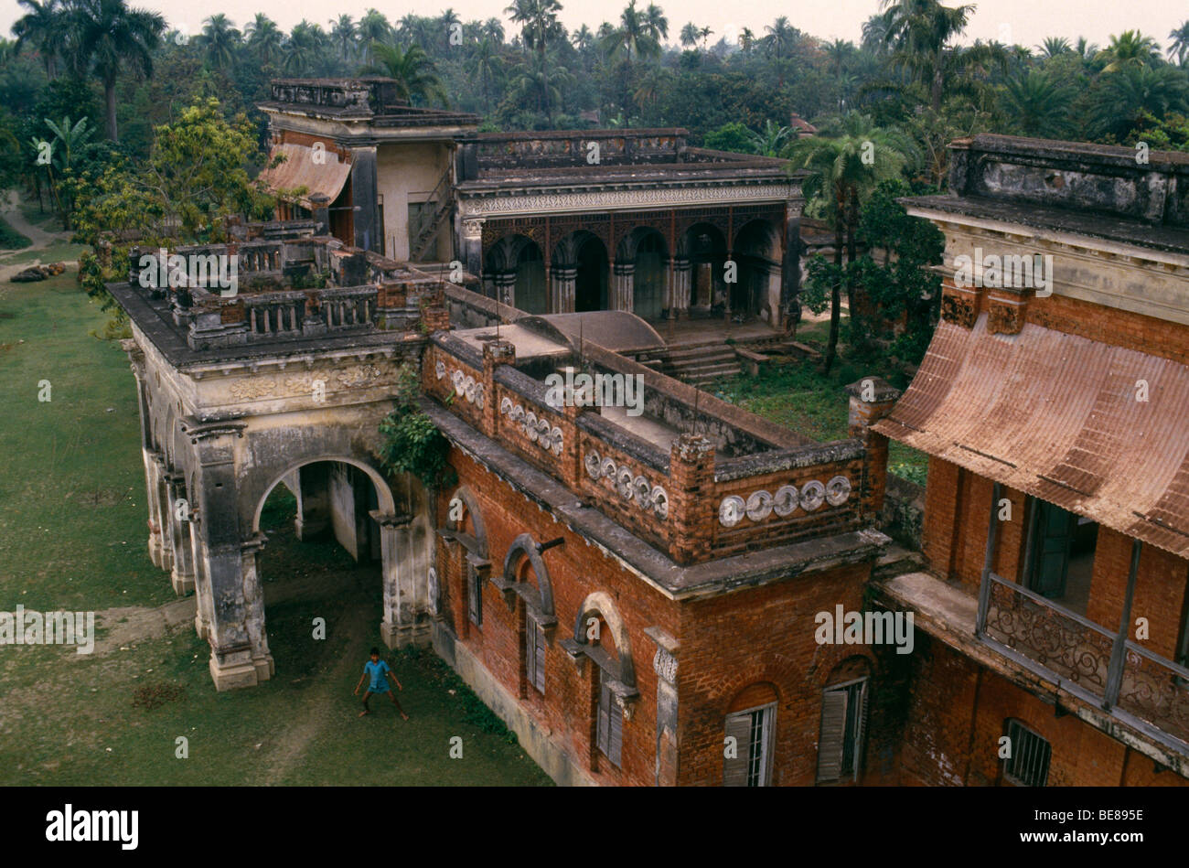 BANGLADESH Aricha Ruins of former house belonging to a Zamindar a landlord employed to collect taxes from the peasants. Stock Photo