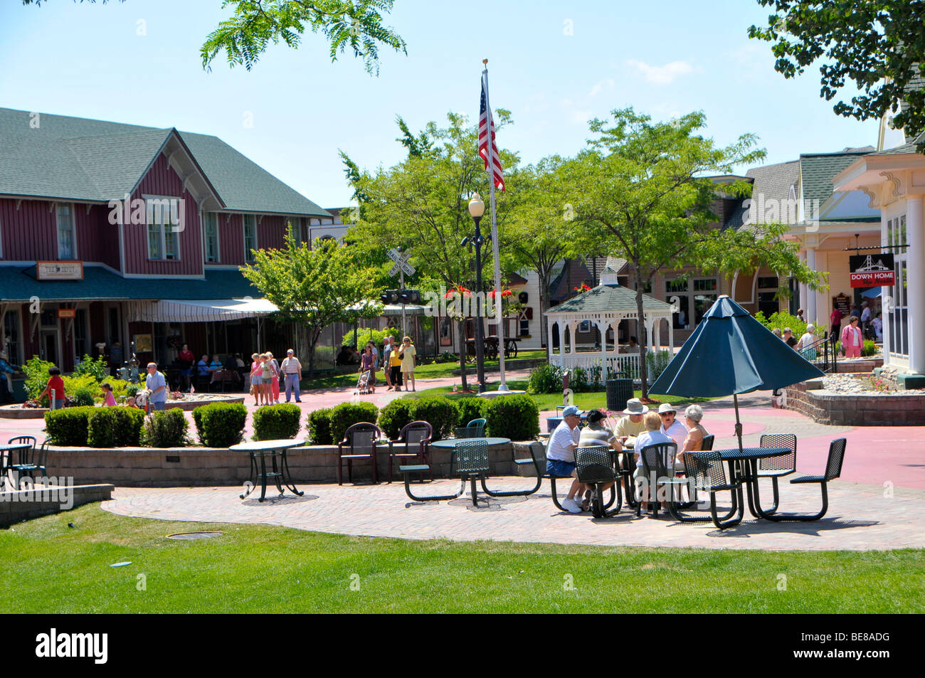 Stores and shops in Mackinaw Crossings Shopping Center Mackinaw City