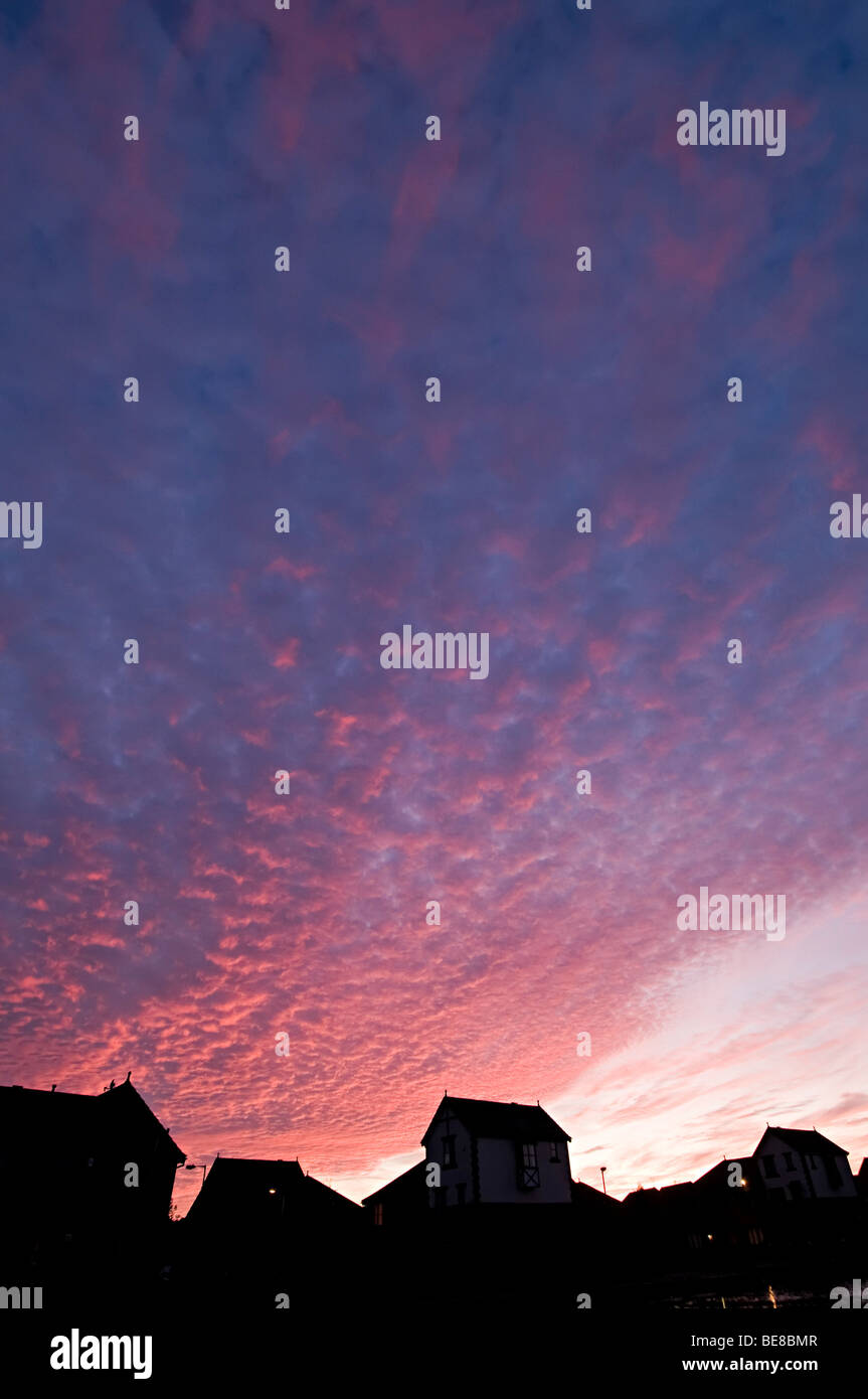 mackerel sky sunset over dudley port canal in tividale Stock Photo Alamy