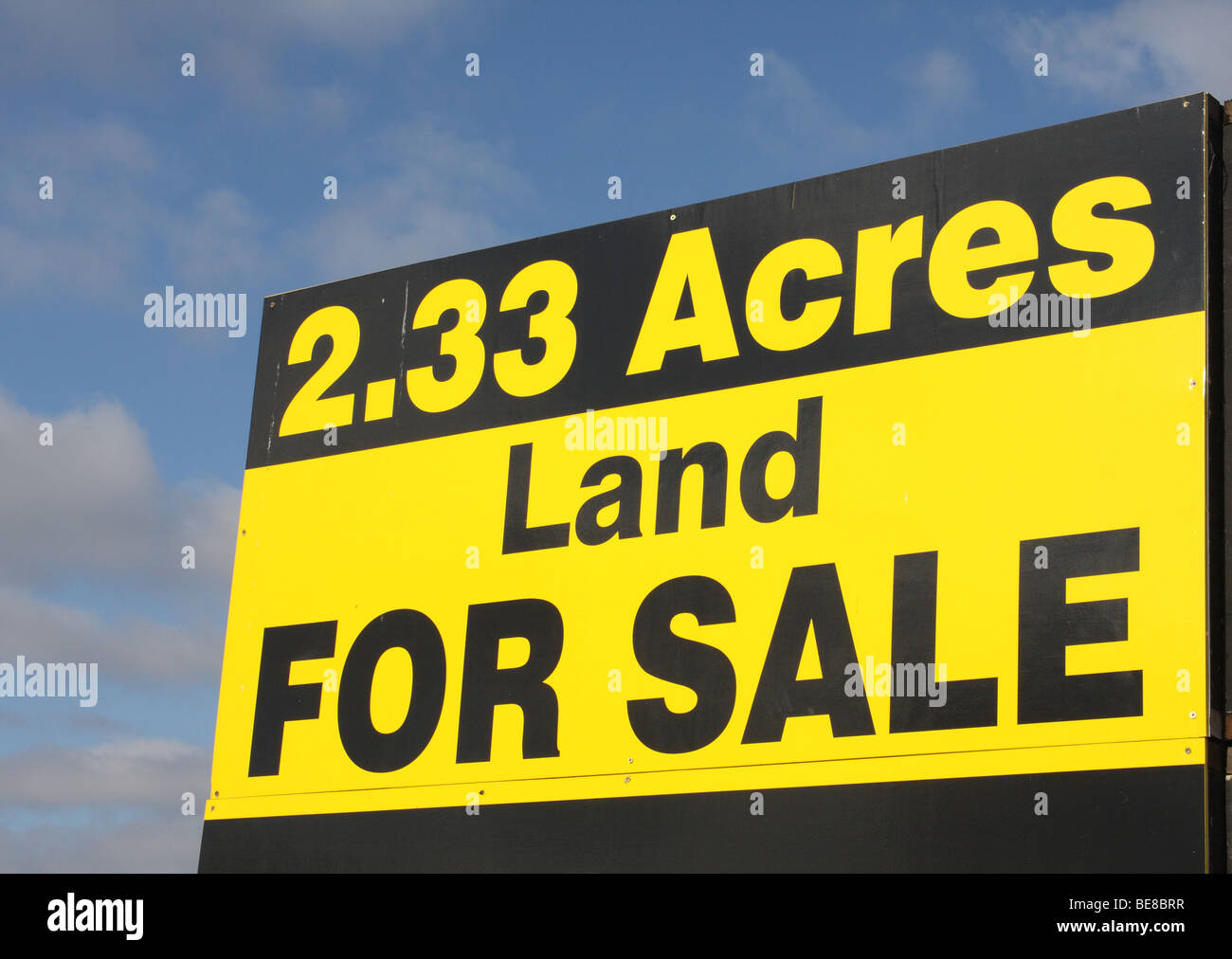 Land for sale sign hi-res stock photography and images - Alamy