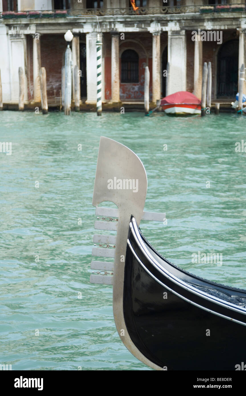 Venice gondola canal ferro hi-res stock photography and images - Alamy