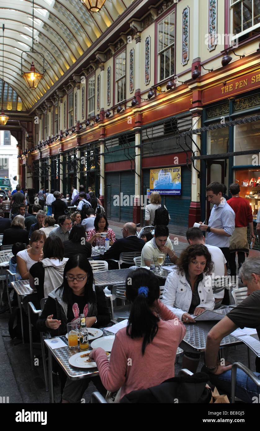 Leadenhall food market hi-res stock photography and images - Alamy