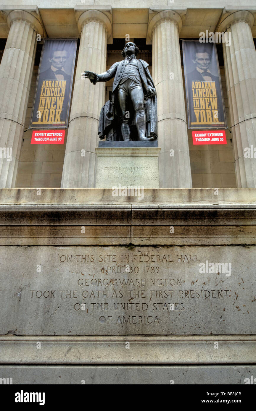 washington statue wall street new york Stock Photo Alamy