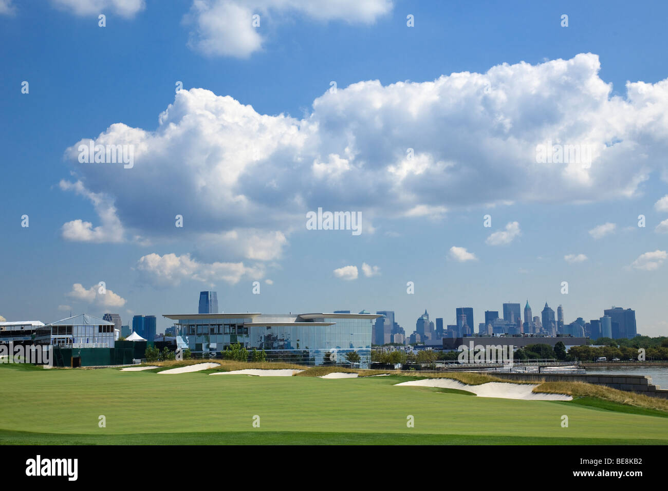 Liberty National Golf Course on the 18th Fairway with Clubhouse and views of Manhattan. Stock Photo