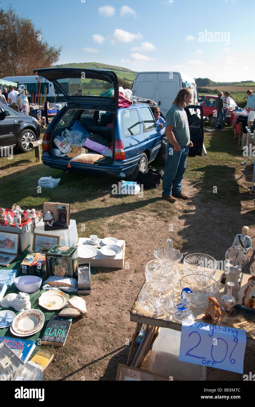 Sunday car boot sale hires stock photography and images Alamy