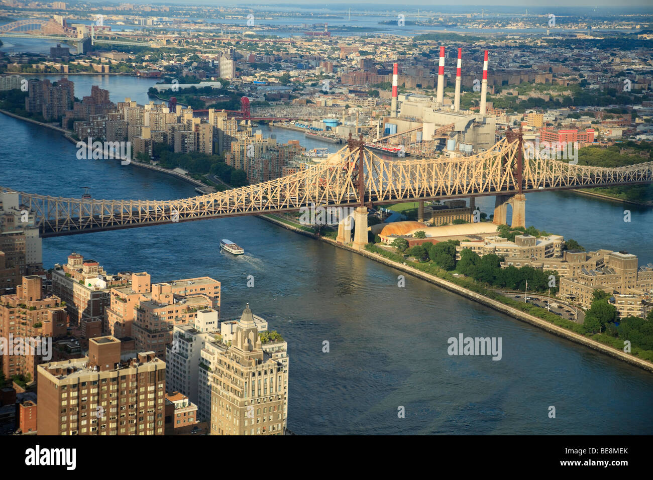 59th Street Bridge with East River Stock Photo