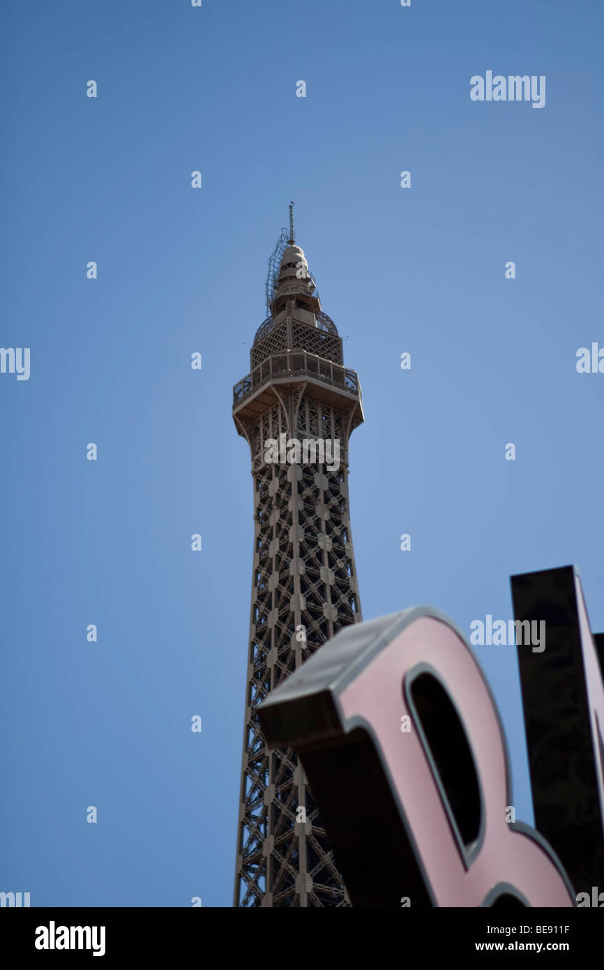 The Paris Hotel Las Vegas from above showing the Eiffel Tower and  Mongolfier Balloon Stock Photo - Alamy