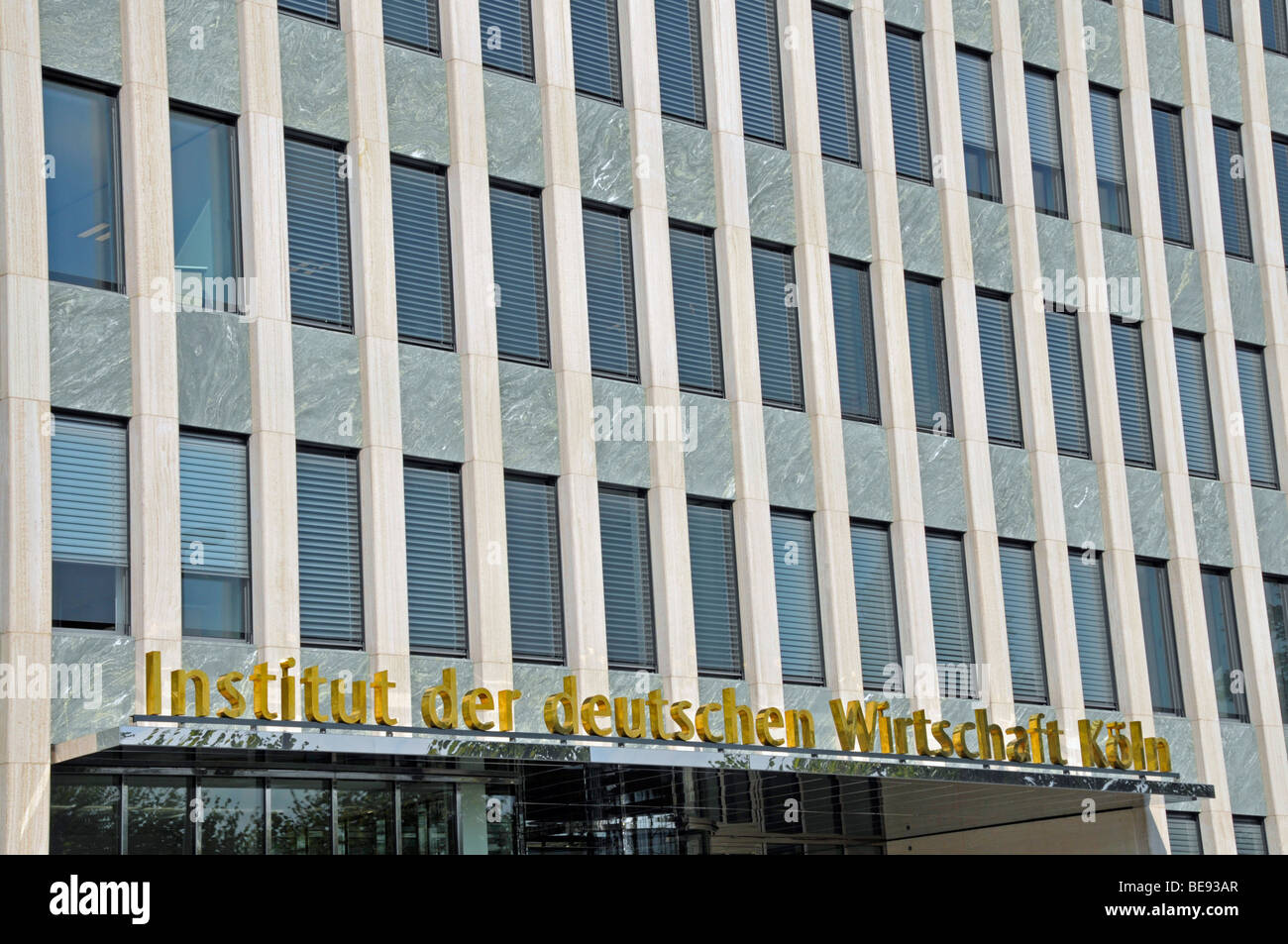Institut der deutschen Wirtschaft, Institute of German Economy, Economic Research Institute, moved from the south into the cent Stock Photo