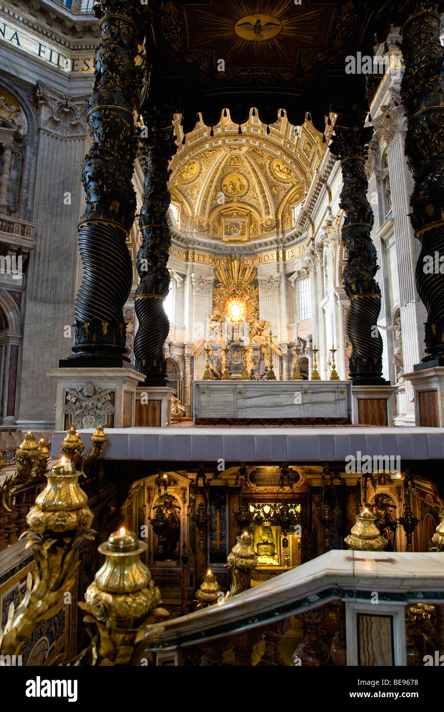 Baldacchino Bernini Looking West