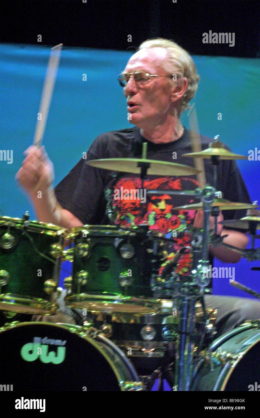 Cream albert hall 2005 hires stock photography and images Alamy