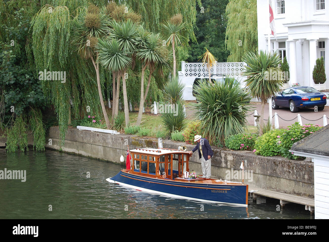 Riverside Property Stock Photo Alamy