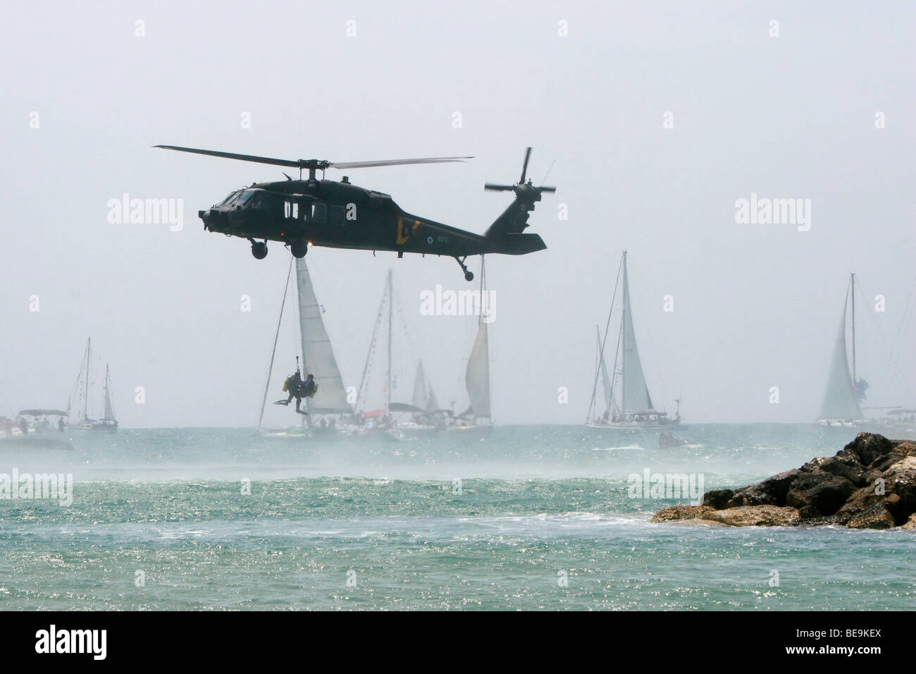 Sikorsky uh 60 black hawk helicopter hi-res stock photography and ...