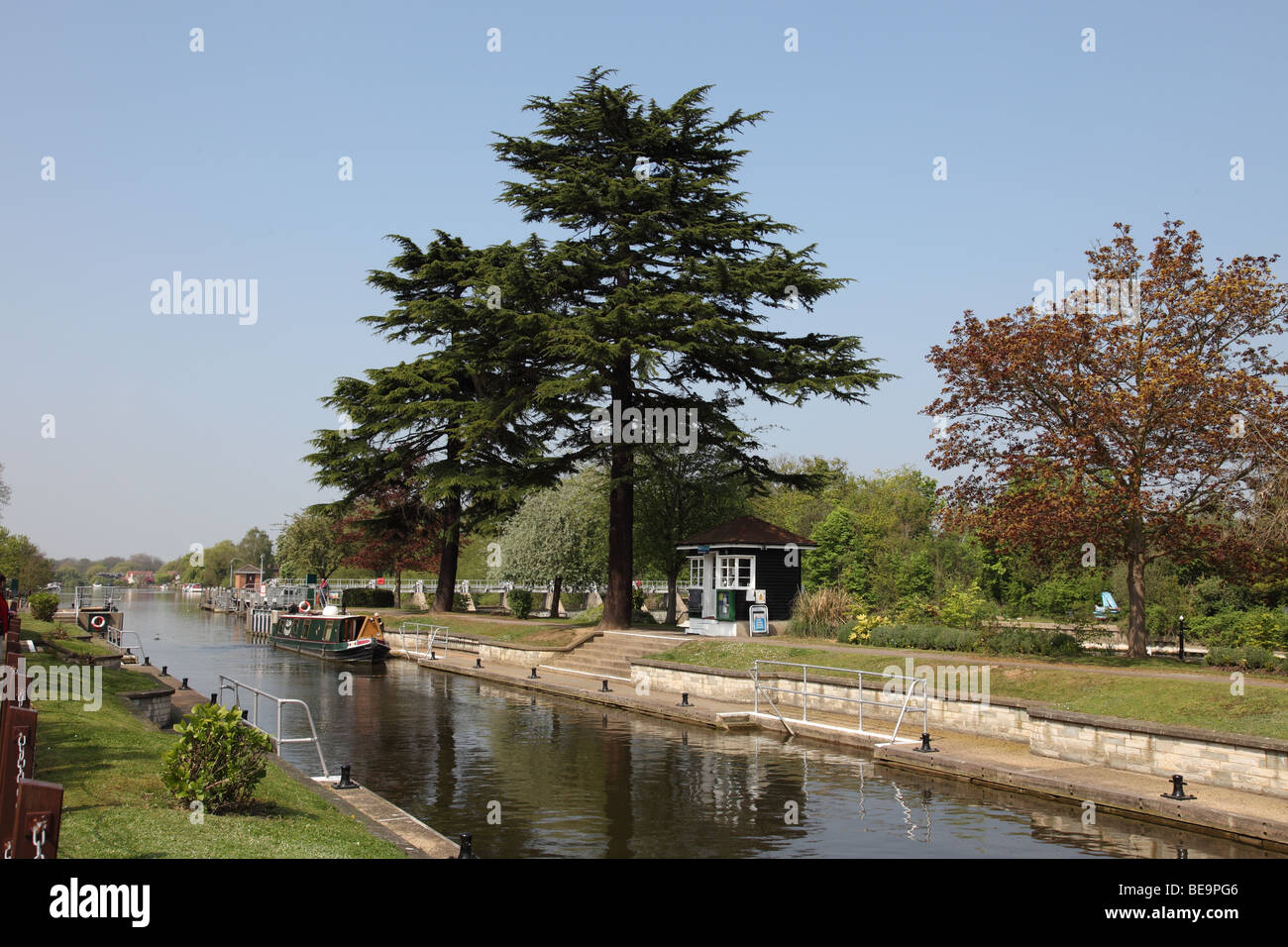 Bell Weir lock with canal boat Stock Photo Alamy