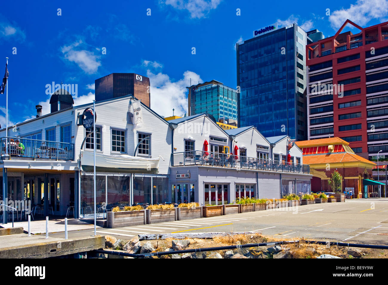 Restaurants and bars along Queens Wharf, Wellington waterfront, Wellington, North Island, New