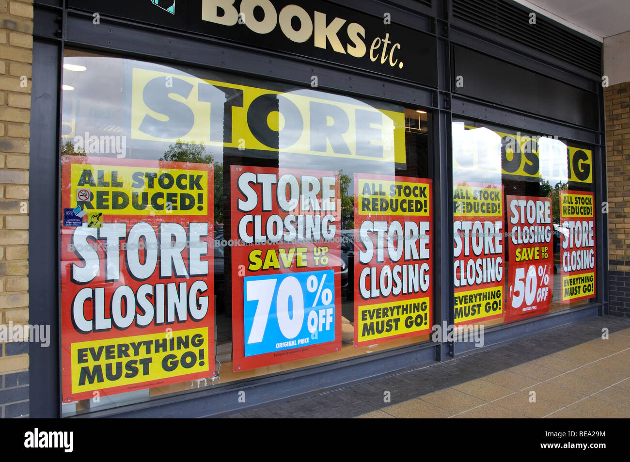 Book store closing sale rivers hires stock photography and images Alamy