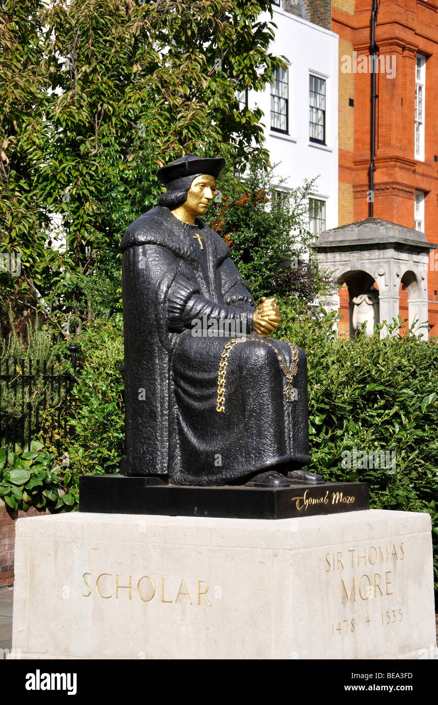 Sir Thomas Moore Statue, Cheyne Walk, Chelsea, Royal Borough of Kensington  and Chelsea, Greater London, England, United Kingdom Stock Photo - Alamy