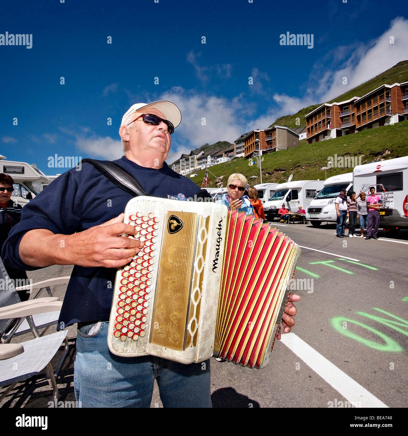 Accordeon hi-res stock photography and images - Alamy