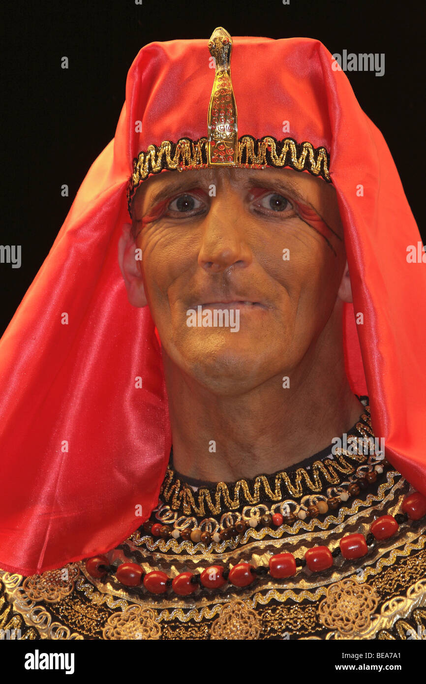 Cast member of the Somerset Guy Fawkes Carnival parades Stock Photo Alamy