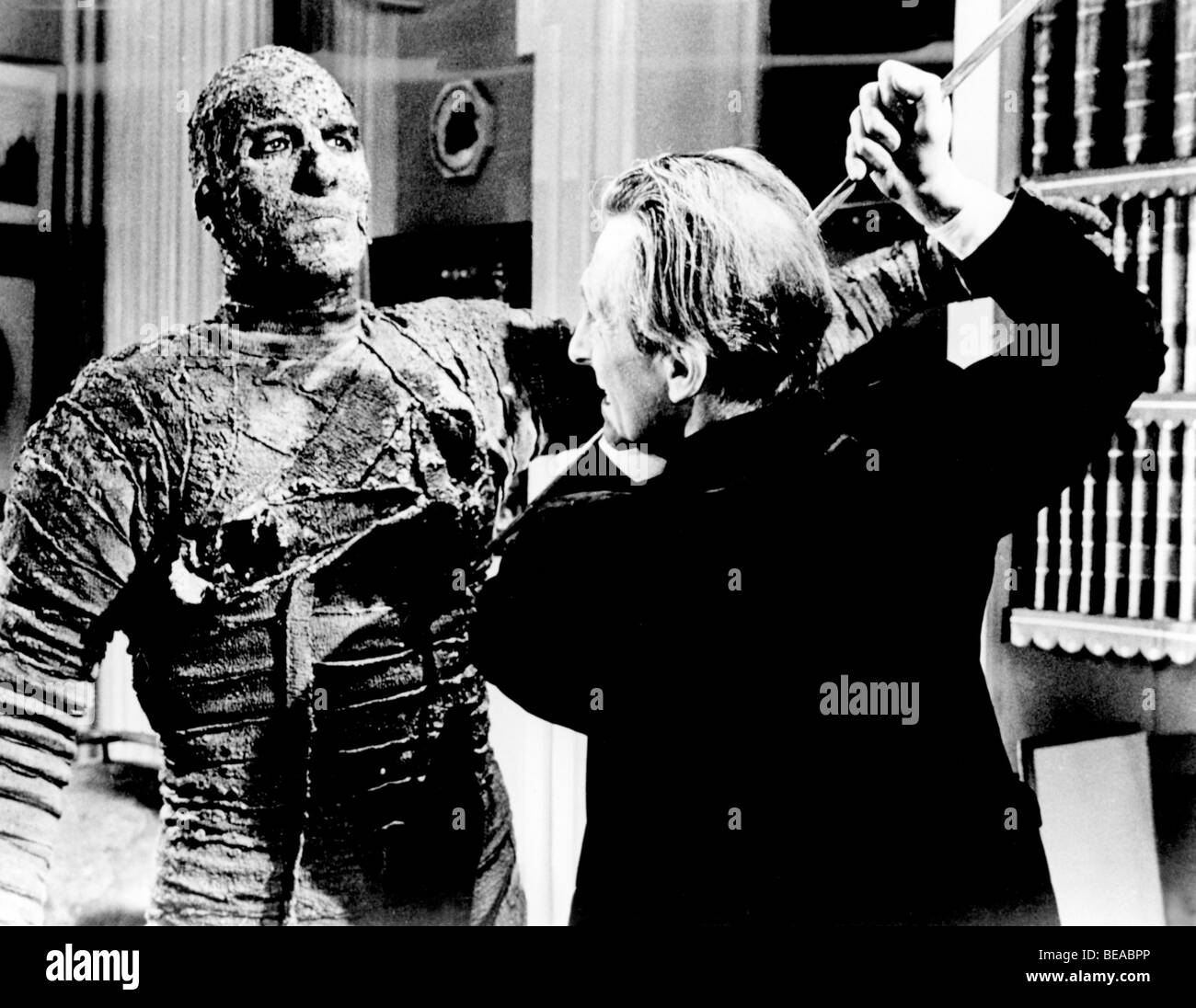 THE MUMMY - 1959 Hammer film with Christopher Lee at left and Peter Cushing Stock Photo