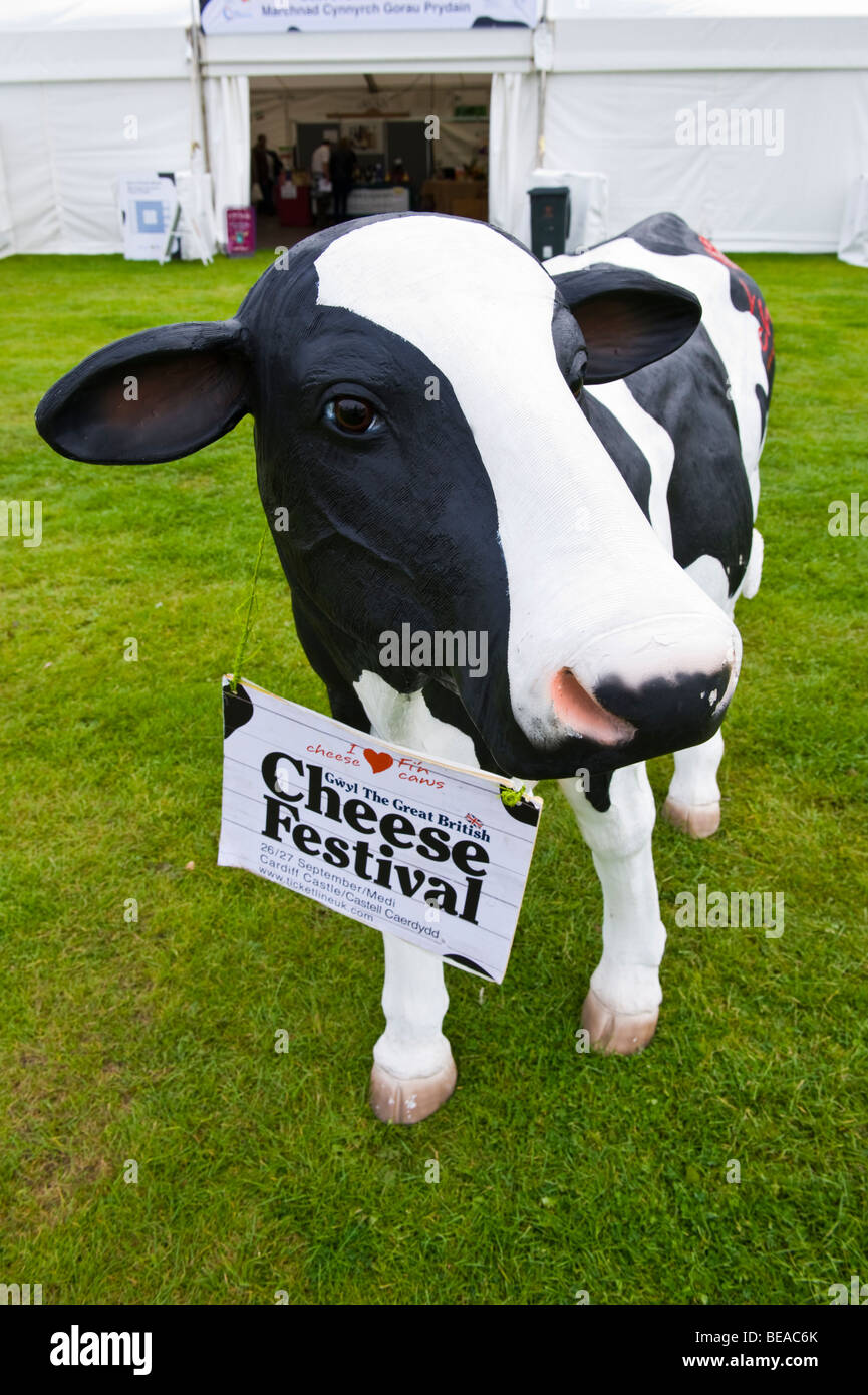 Fibreglass cow hires stock photography and images Alamy