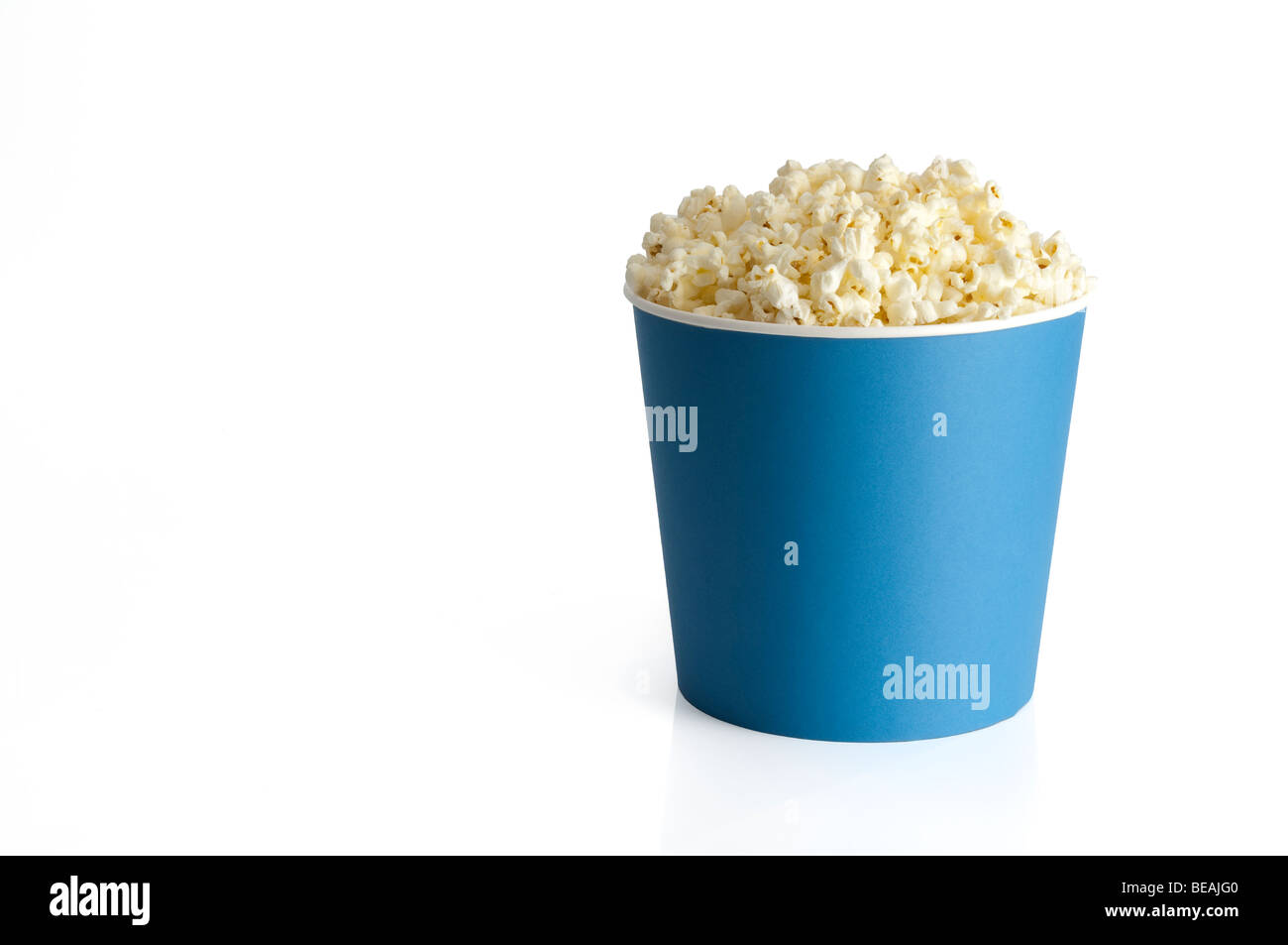full popcorn bucket Stock Photo Alamy