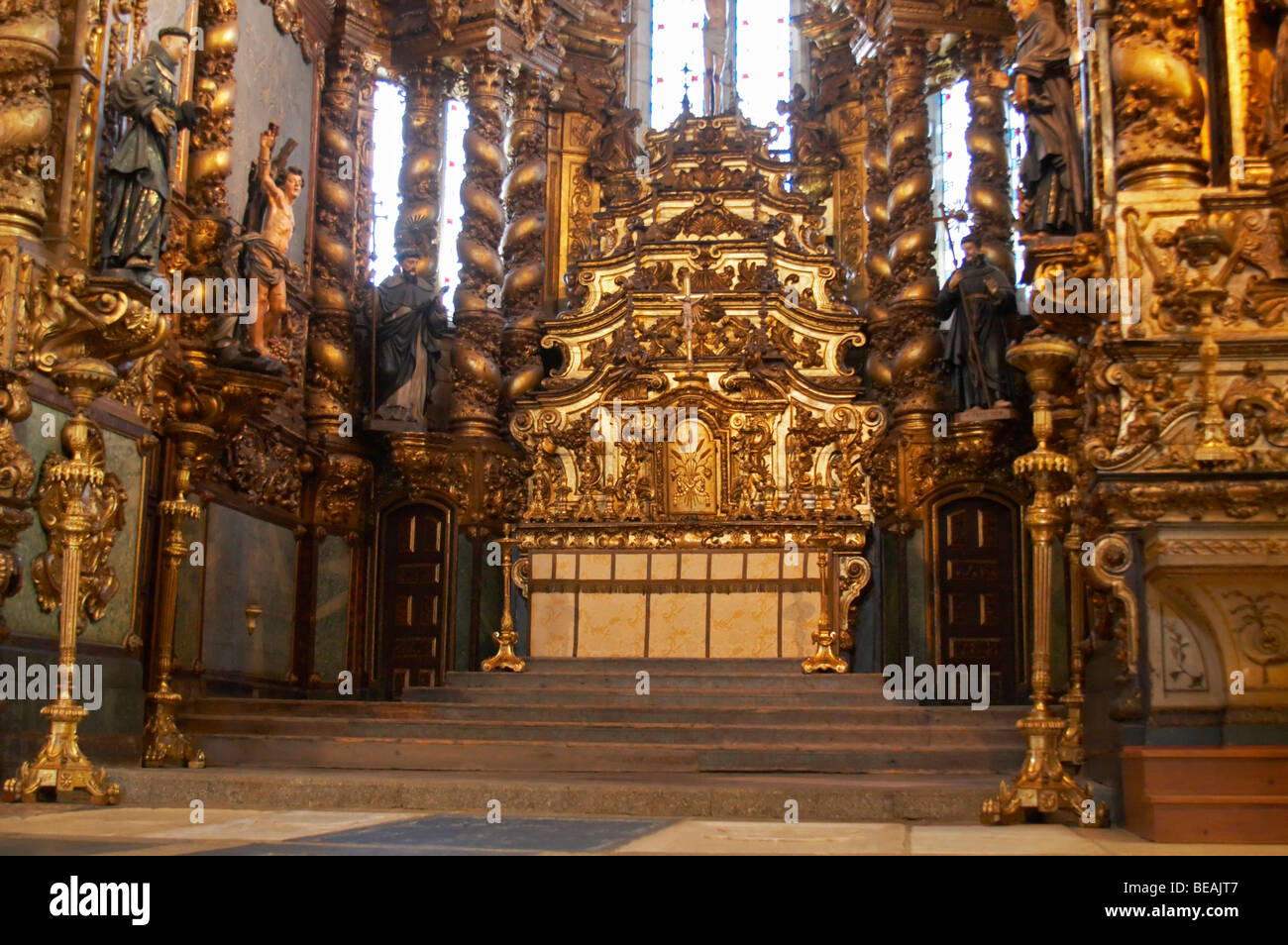 sao francisco church altar porto portugal Stock Photo - Alamy