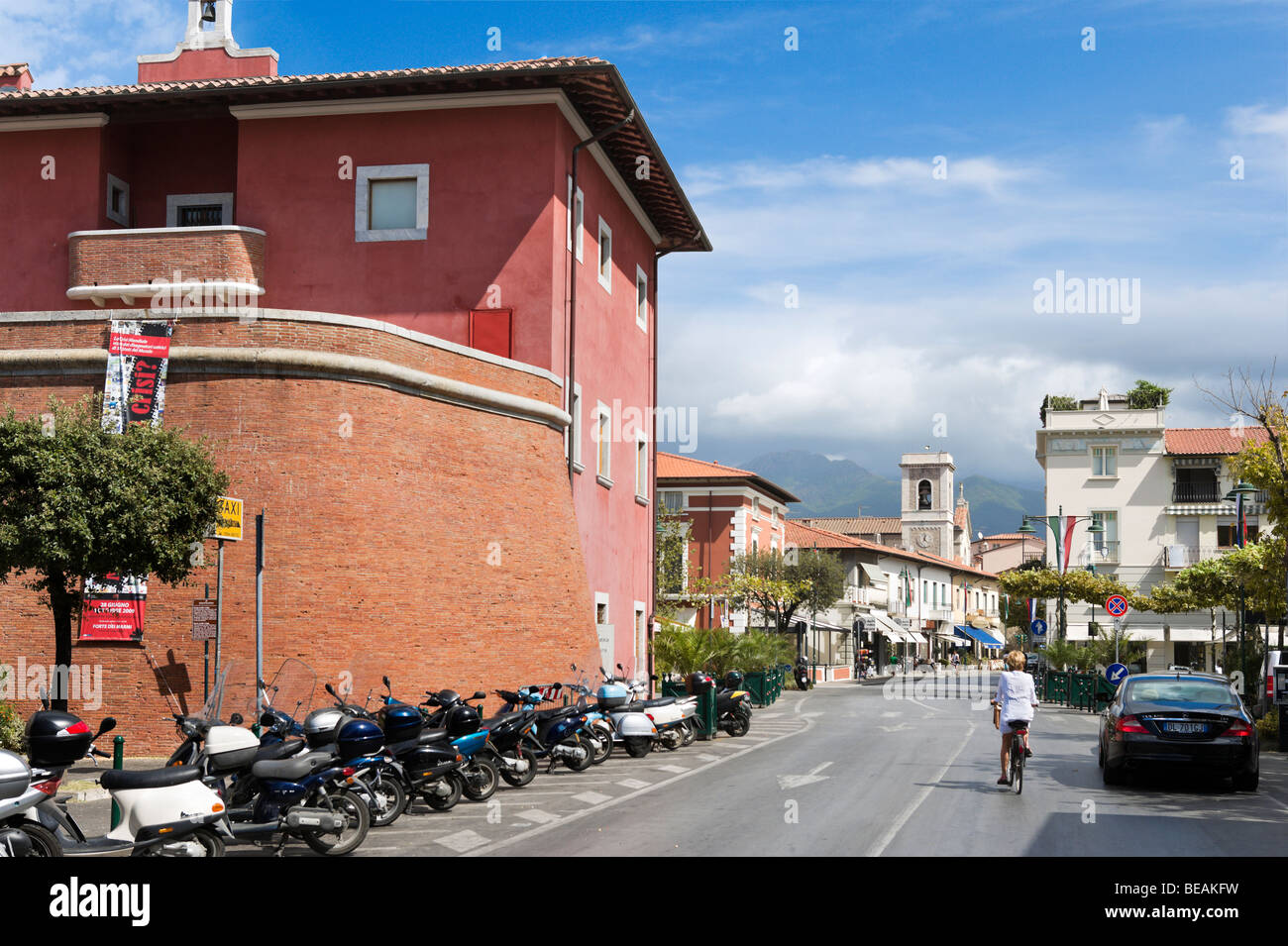 The main street and 'Fort' in the town centre, Forte dei Marmi, Tuscan Riviera, Tuscany, Italy Stock Photo