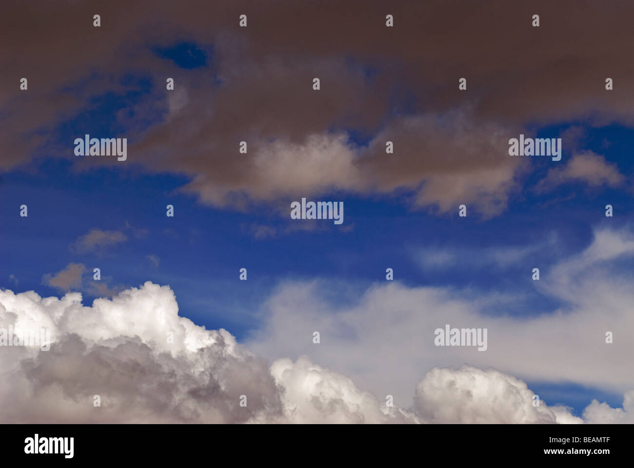 Dark blue sky and white clouds hi-res stock photography and images - Alamy