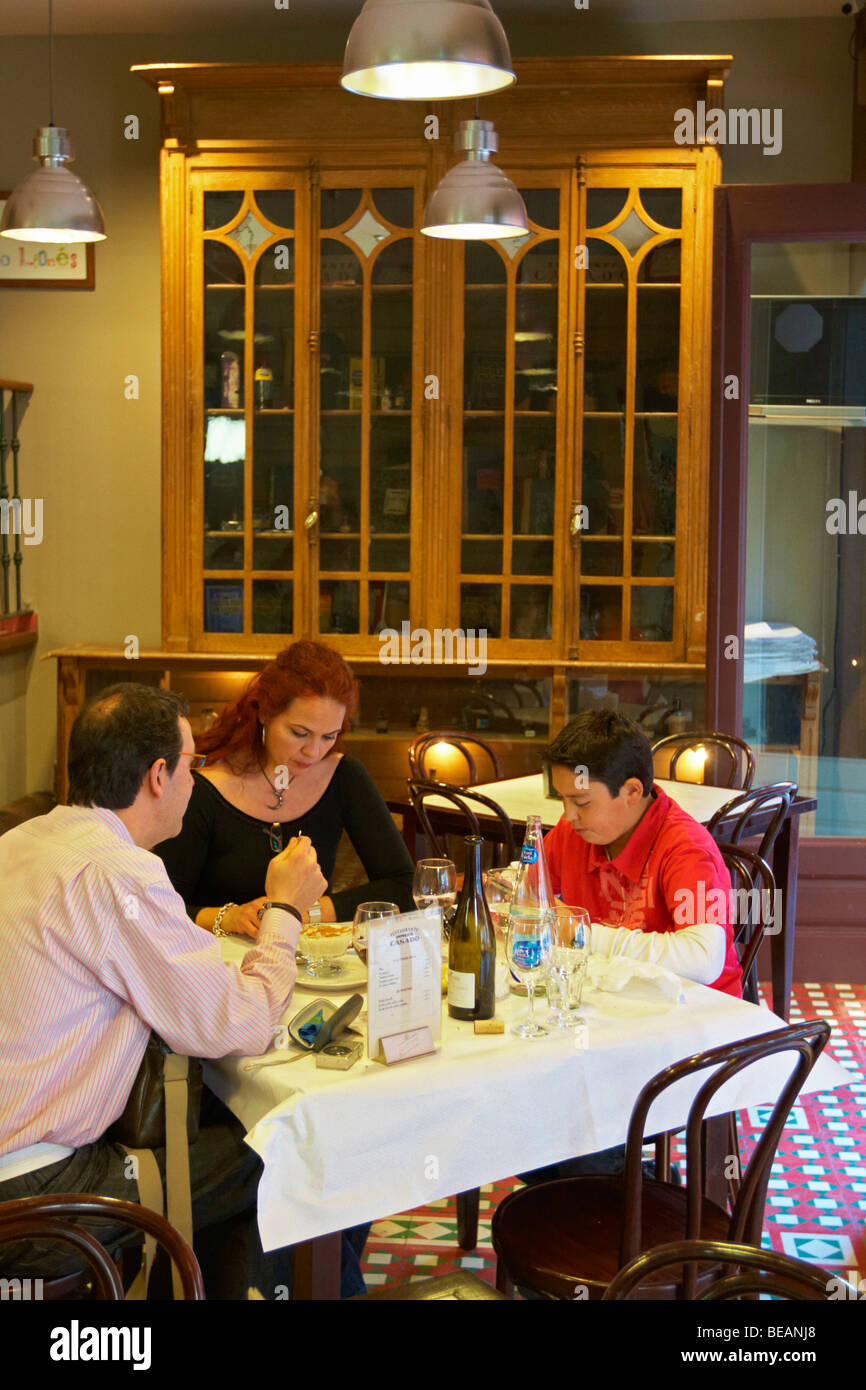 family eating, restaurant Imprenta Casado, Leon spain castile and leon Stock Photo