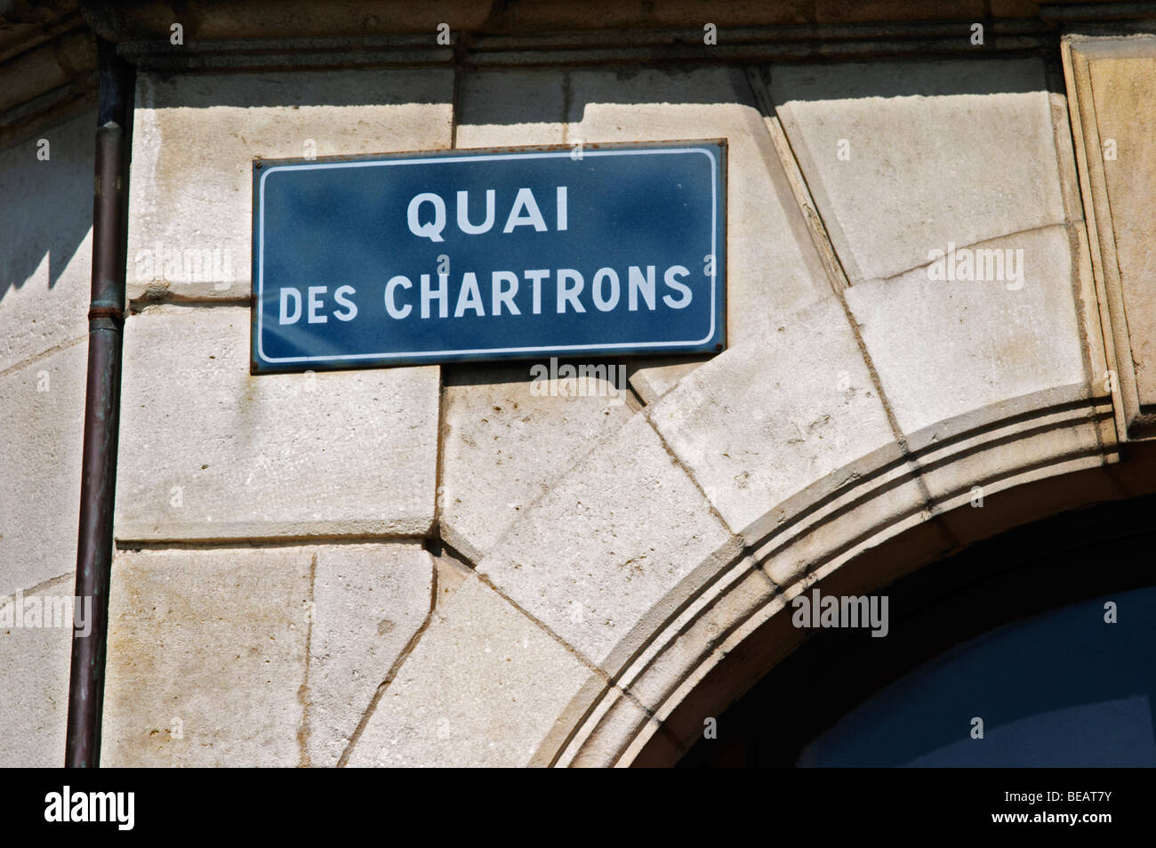 Sign to bordeaux hi-res stock photography and images - Alamy