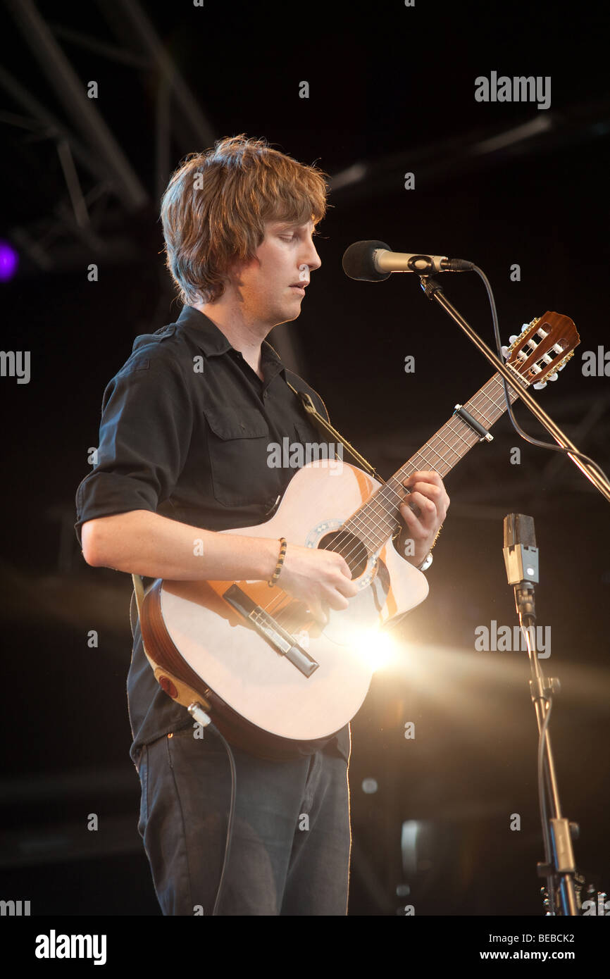 Scott Matthews playing Greenman festival 2009, Glanusk Park, Brecon, Wales Stock Photo