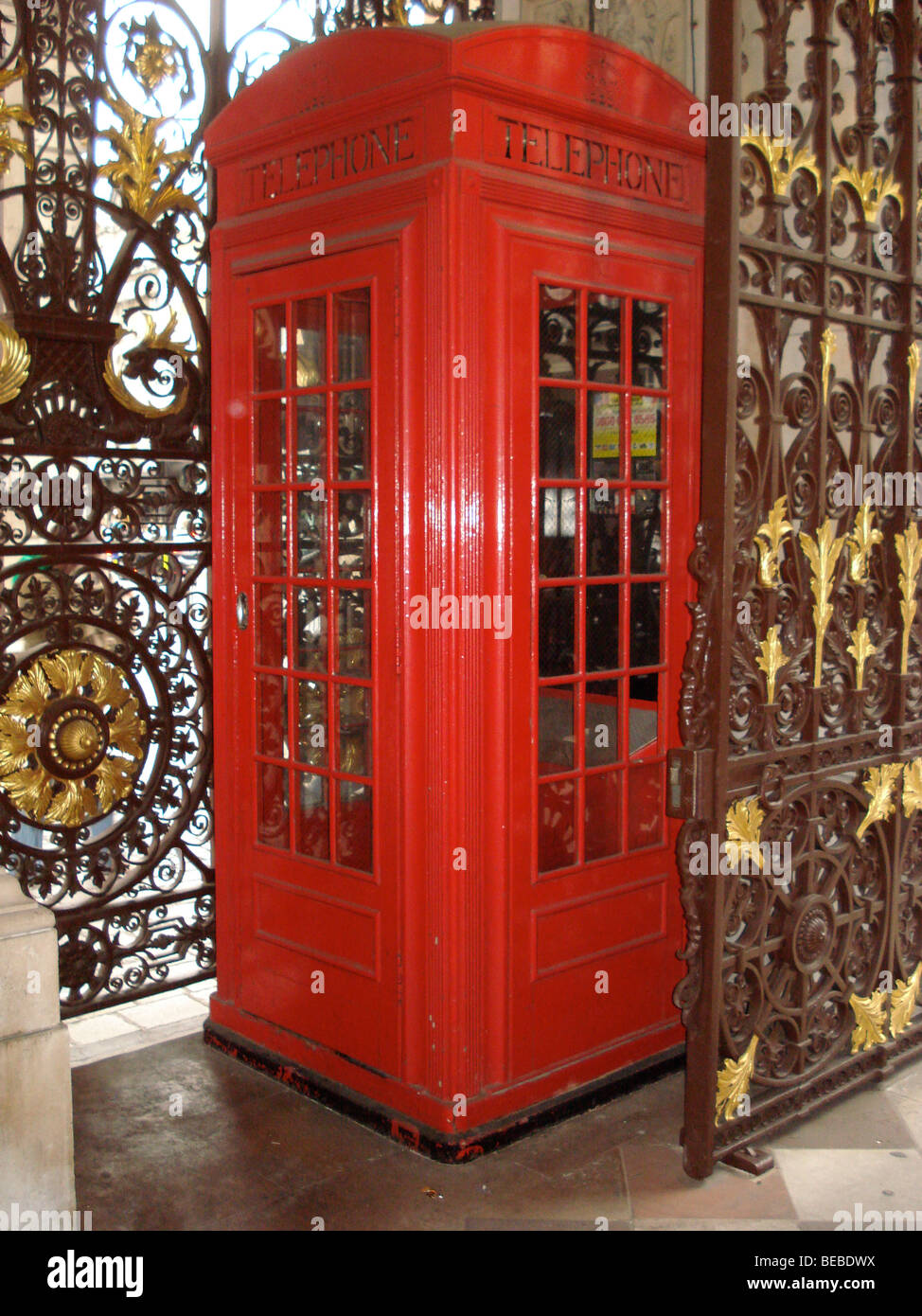 The original wooden prototype for the now iconic K2 red telephone box, designed by Giles Gilbert Scott, Burlington House, London Stock Photo