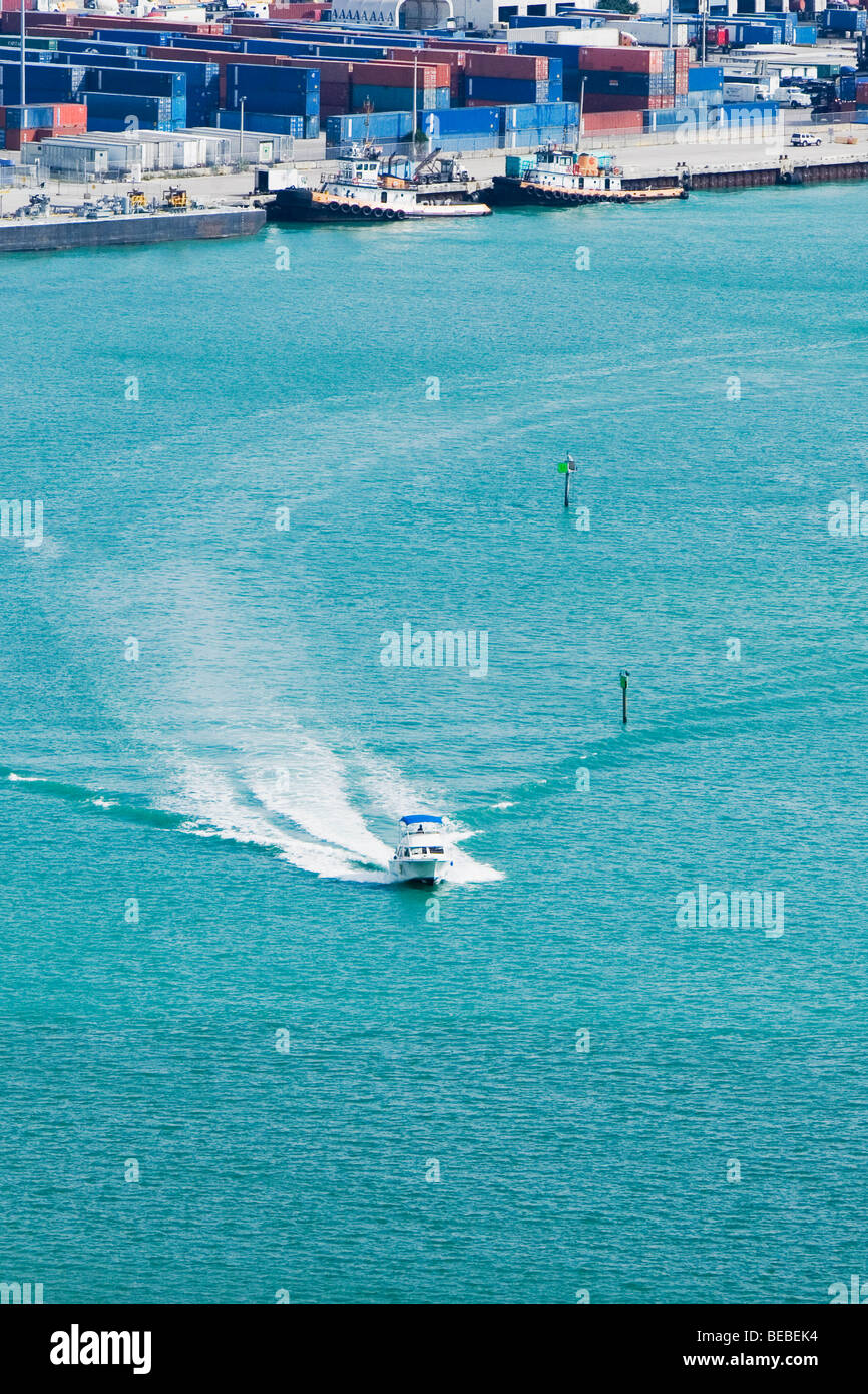 Speed tugboat hi-res stock photography and images - Alamy
