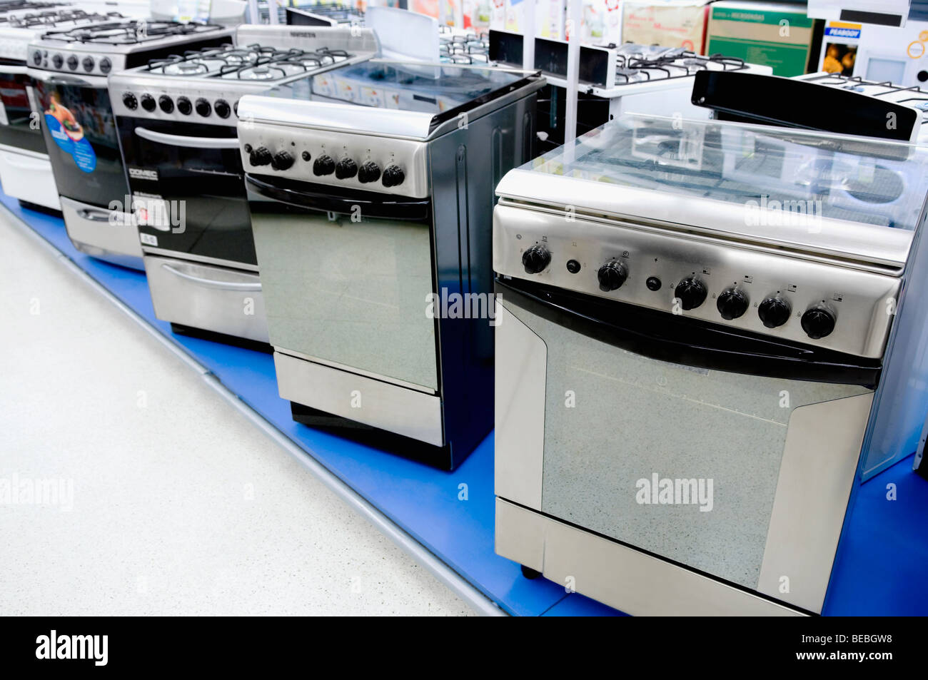 Stoves in a supermarket Stock Photo Alamy
