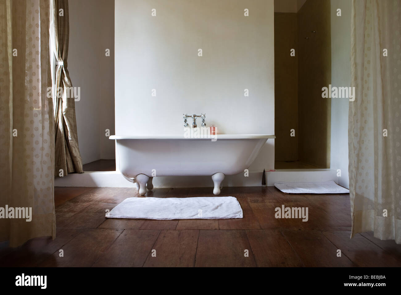 A luxury bath in a hotel room Stock Photo - Alamy