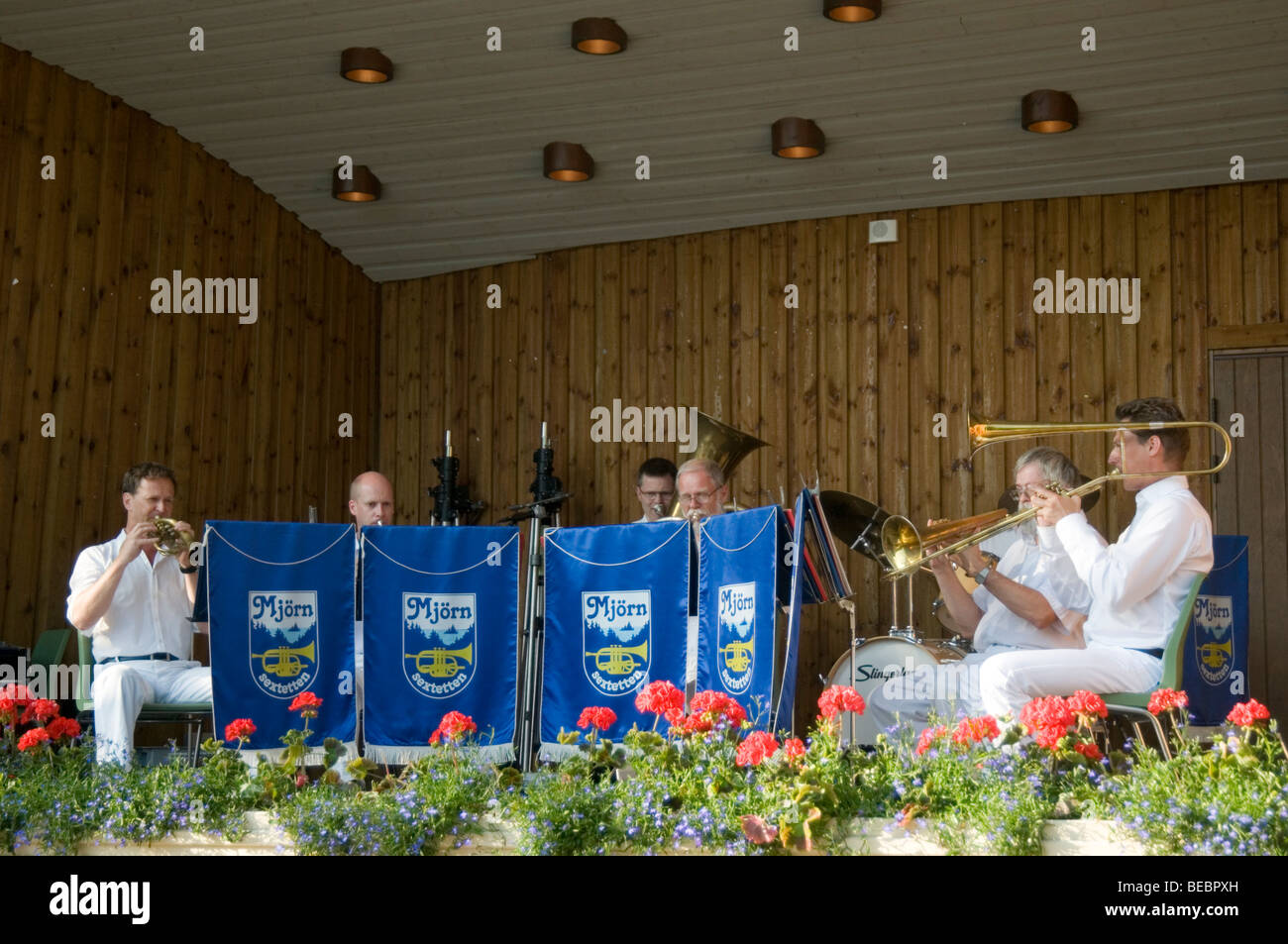 Folk music band hires stock photography and images Alamy